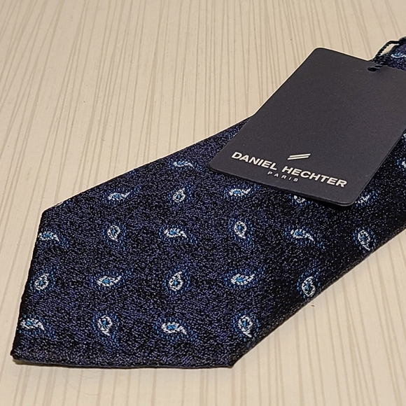 Blue Paisley 100% Silk Tie from Daniel Hechter - Picture 3 of 5